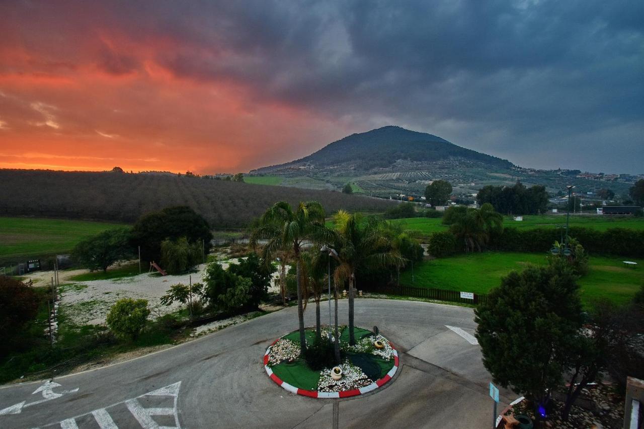 Pearl Of The Valley Hotel Kfar Tavor Εξωτερικό φωτογραφία